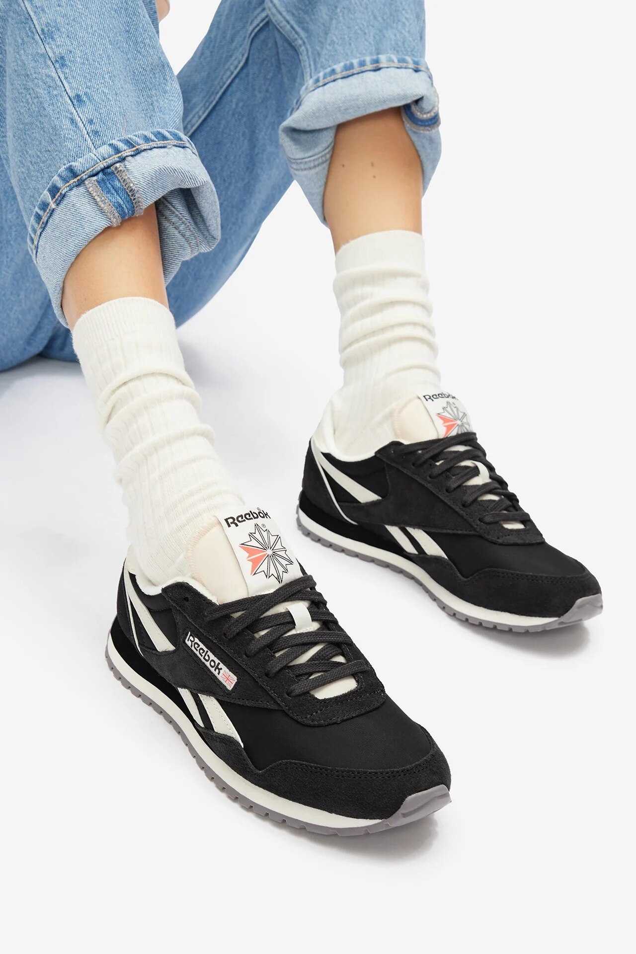 res_5d1ca176465dda096502a3598308575d-2.jpg Reebok női sportcipő, 5903419986338, velúr, 41 EU, fekete - Image 1